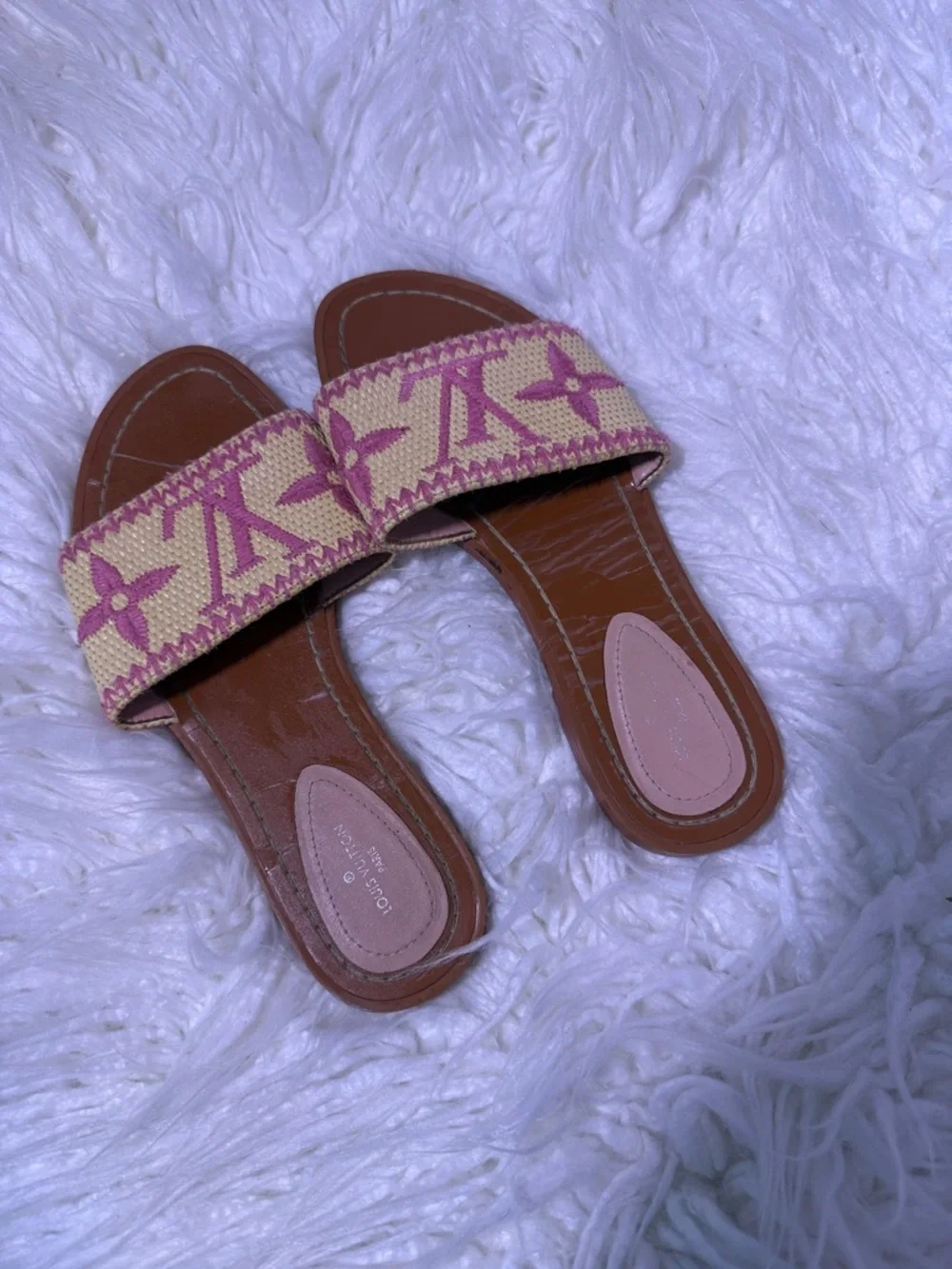 Louis Vuitton Pink / tan Raffia Monogram Slide Sandals 37 or 6.5 to 7 women’s - Picture 4 of 9